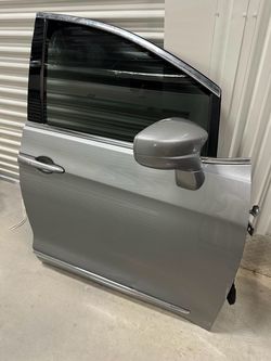 2017 - 2019 CHRYSLER PACIFICA FRONT PASSENGER RIGHT DOOR