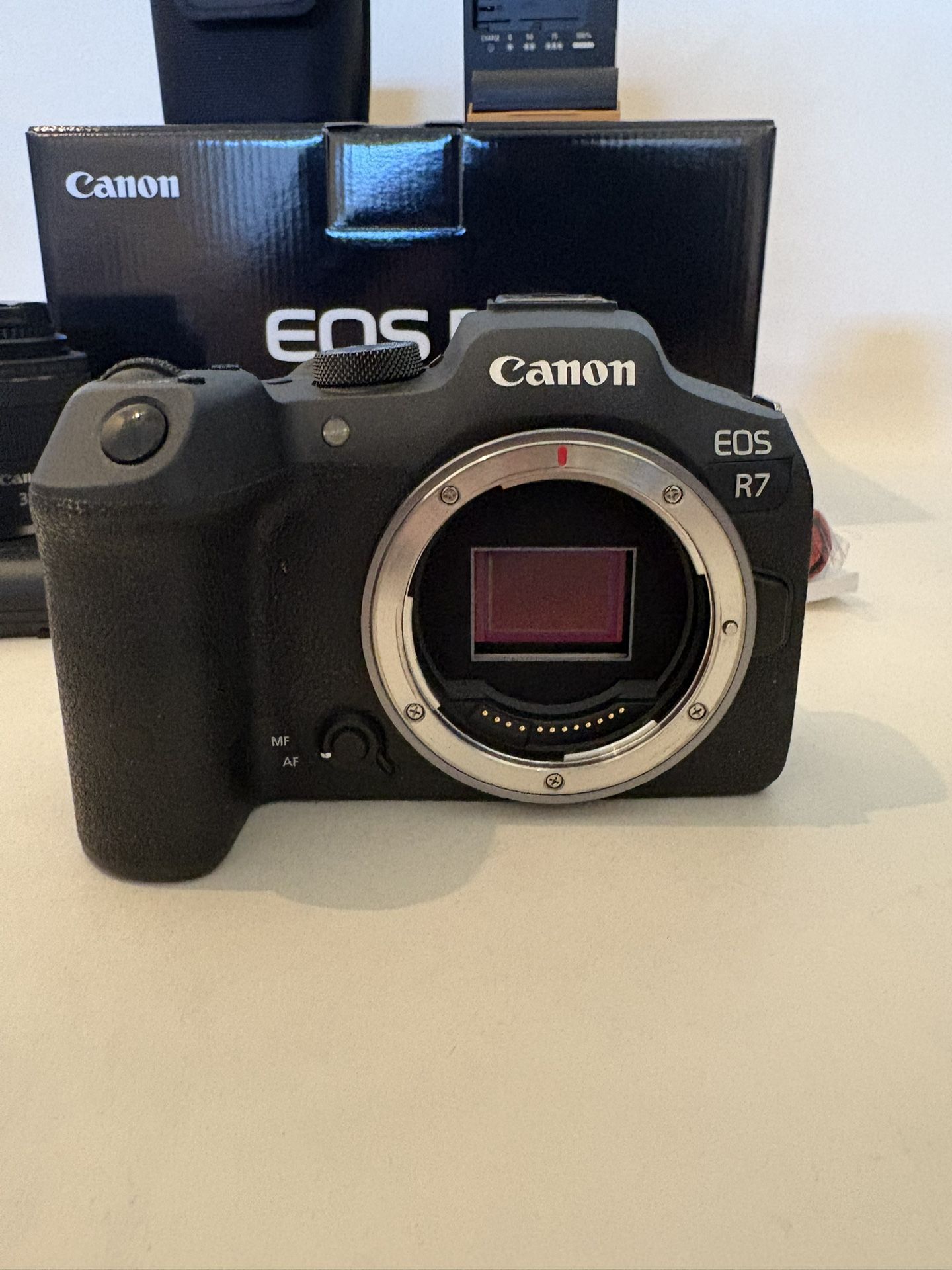 Canon R7