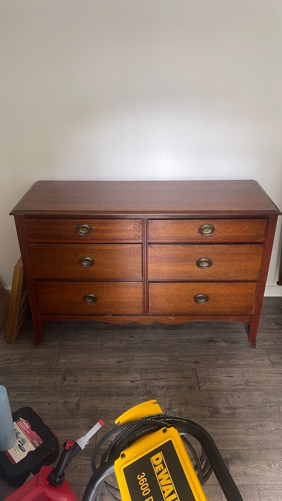 Dresser