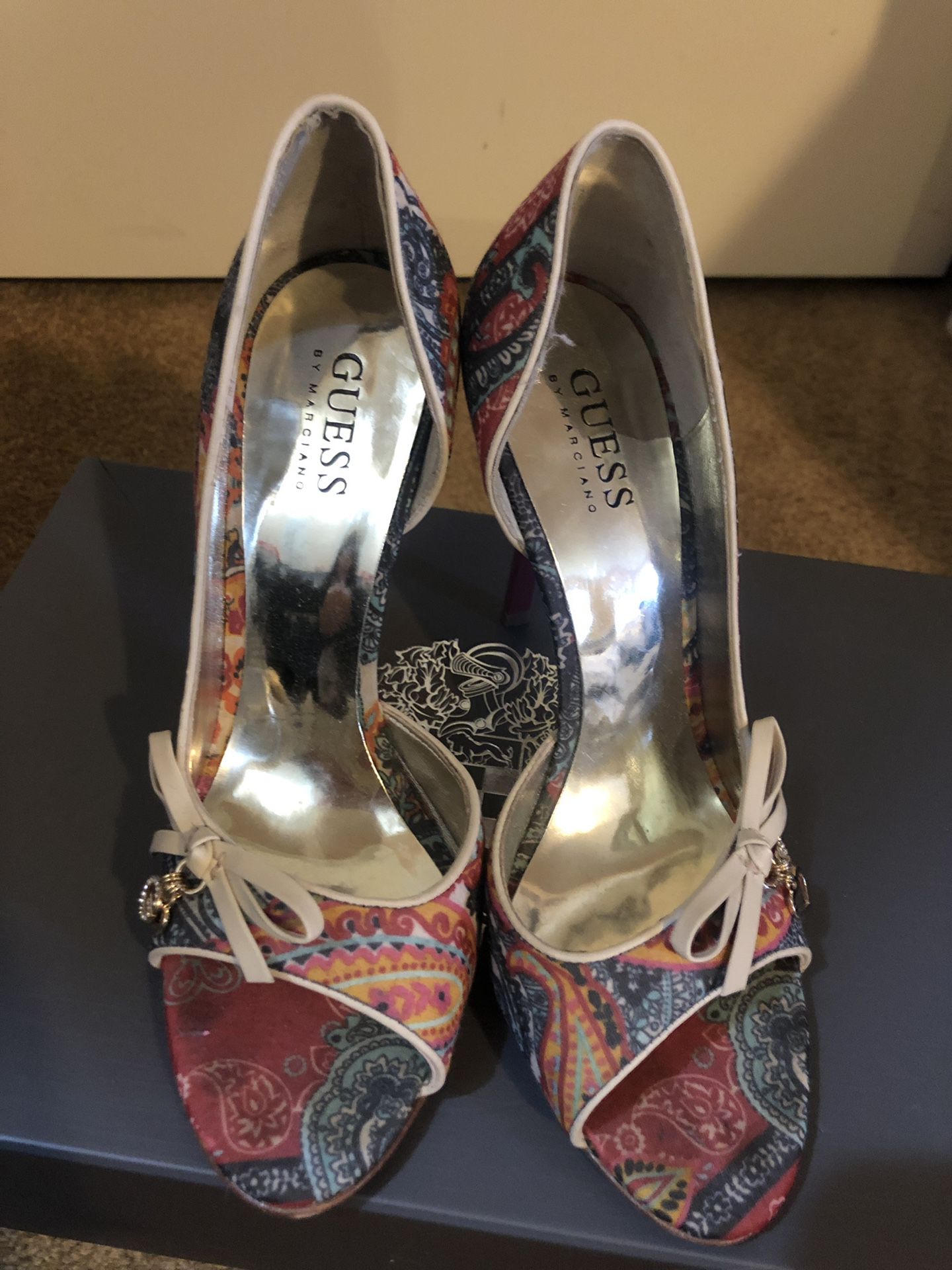 Guess heels size 6