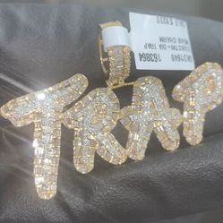 10k Gold With 4CT Diamond Pendant 