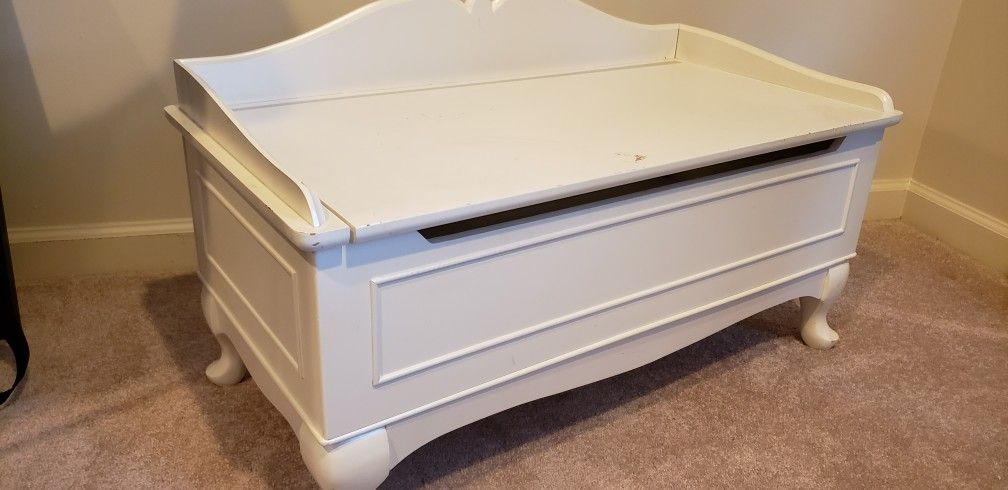 White Victorian Children Bench Toy Box