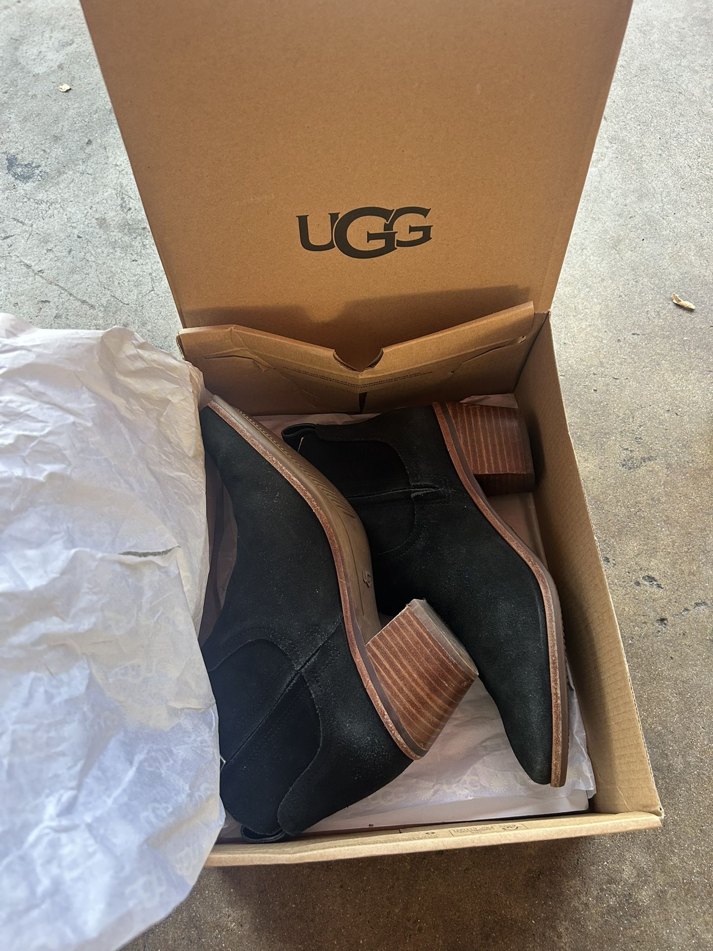 W/1108453 W KINGSBURG Ugg Side 7