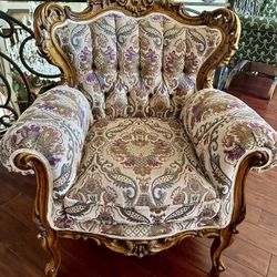 Classic Traditional Wooden Sofa Set