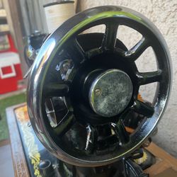 Singer Sewing Machine 