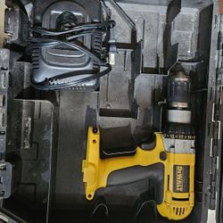 DeWalt Cordless Drill DW983 XRP and DW9107 Charger 7.2v - 14.4v w Case
