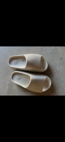 Yezzy Slides