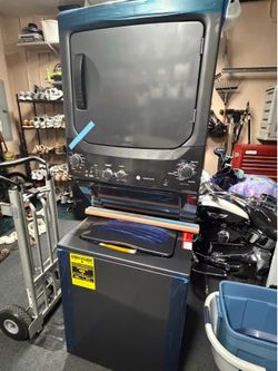 GE Unitized Spacemaker Washer and Dryer Laundry Center- never used!