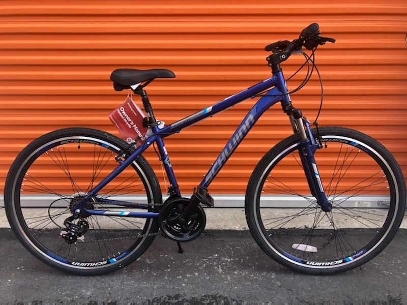 Schwinn Men's Trailway 28" Hybrid Bike, Blue