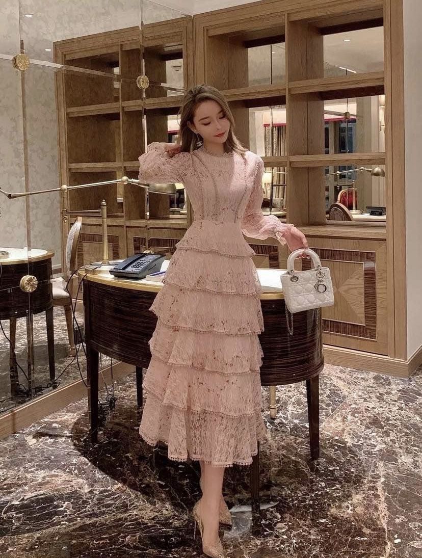 Vintage Layer Ruffles Lace Maxi Dress Runway Summer Women Floral Embroidery Long Dress Hollow Out Cake Party Dress pink long sleeve Size: M Multiple