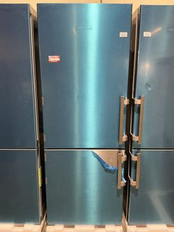 Liebherr SC7751 Bottom Freezer Refrigerator (Open Box / Scratch & Dent)