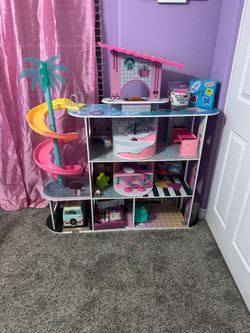 L.o.L doll house