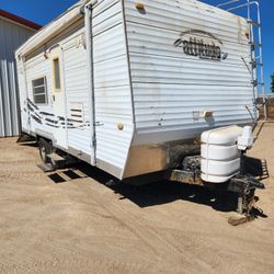 04 Attitude Toyhauler