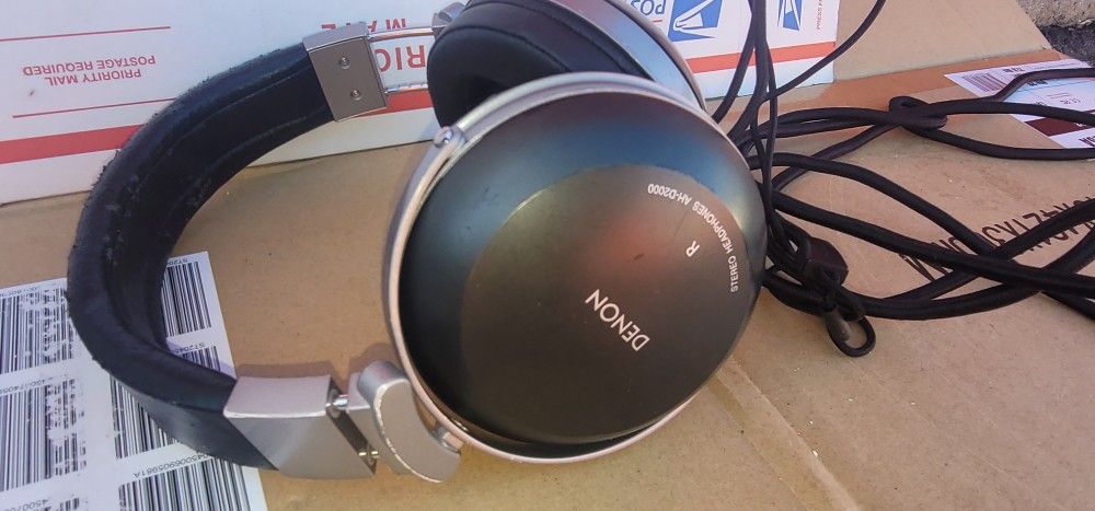 Denon Ah D 2000 studio recordings  dj music  headphones 