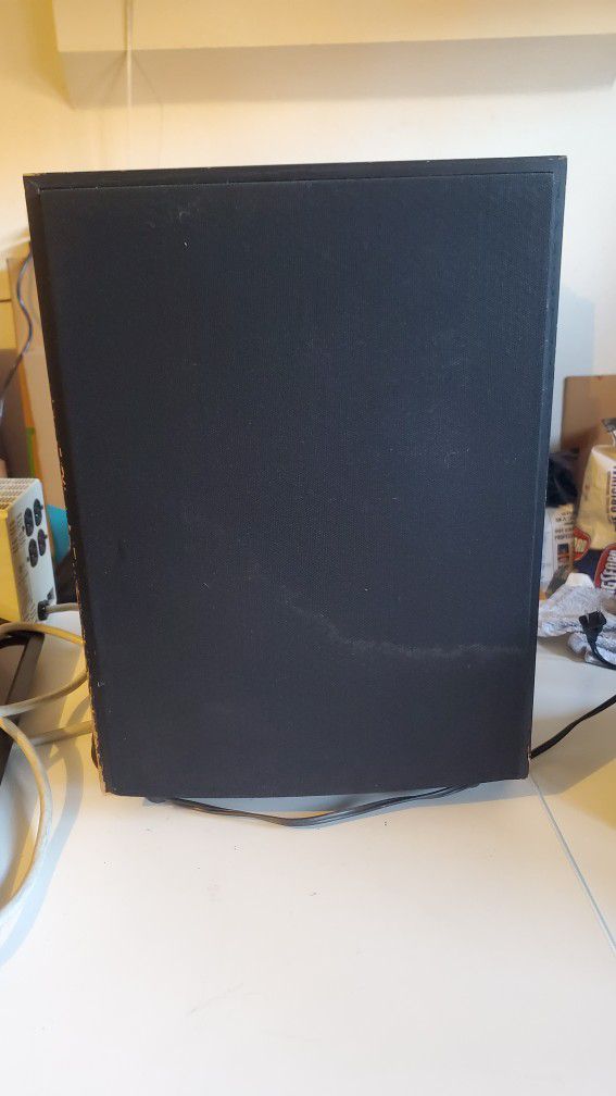 Klipsch Subwoofer Speaker SW-8 Black Oak 120v/ 60 Hz