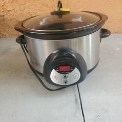 CROCK.POT SLOW COOKER NEW OPEN BOX ABAILABLE 1 $30