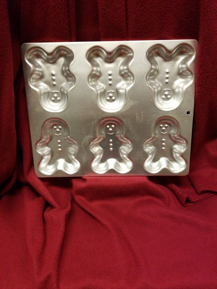 Wilton Mini Gingerboy Cakepan