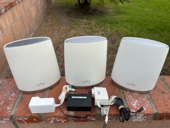 Netgear Orbi RBR750 mesh WiFi 6 router + 2 RBS750 satellites AX4200 system