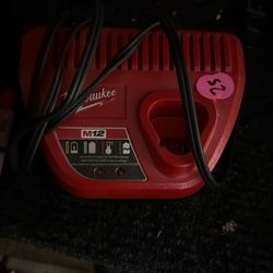 Milwaukee M12 Charger 