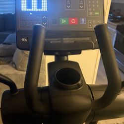 Life Fitness Elliptical 