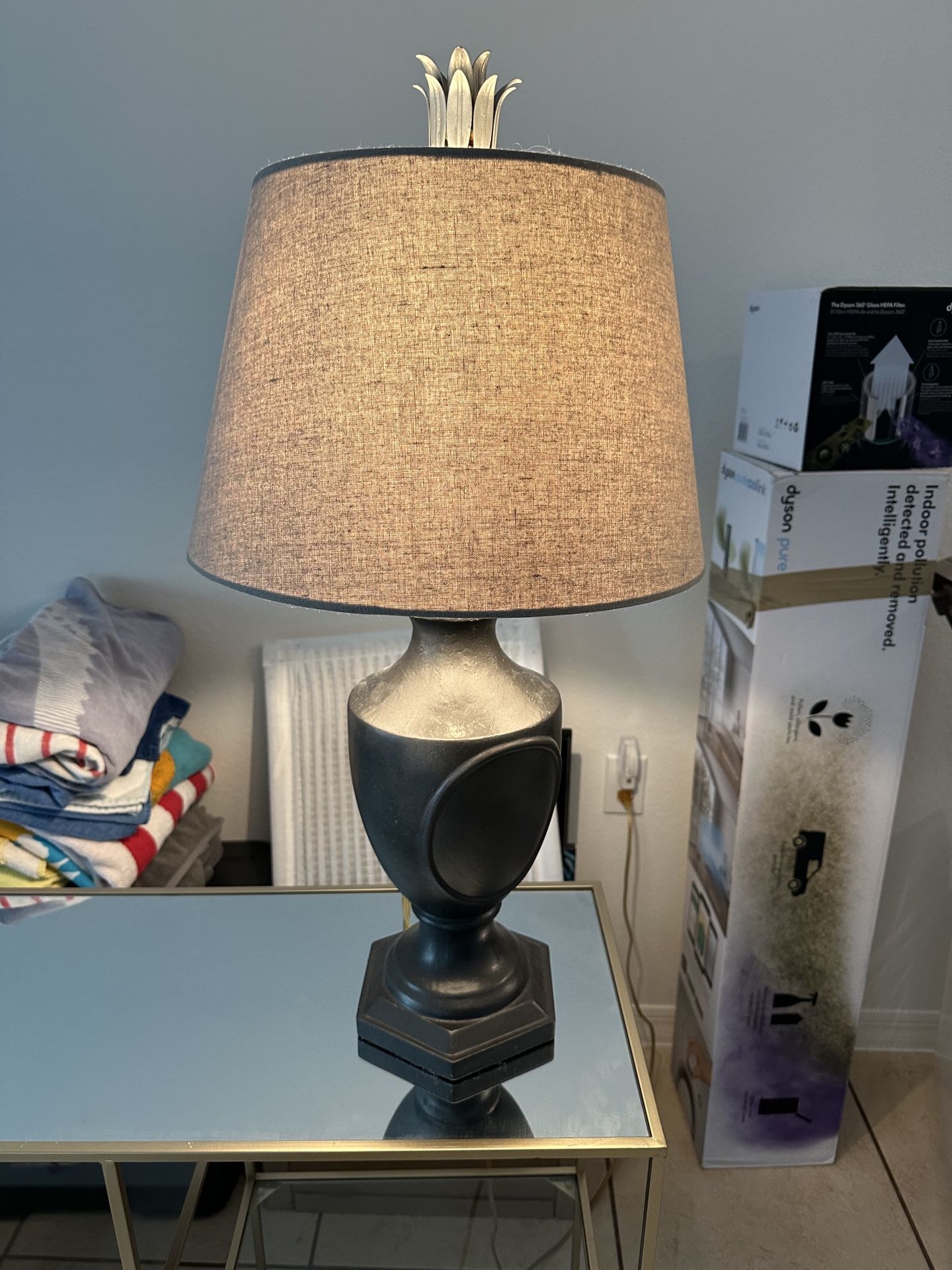 Vintage chelsea House Accent Lamp