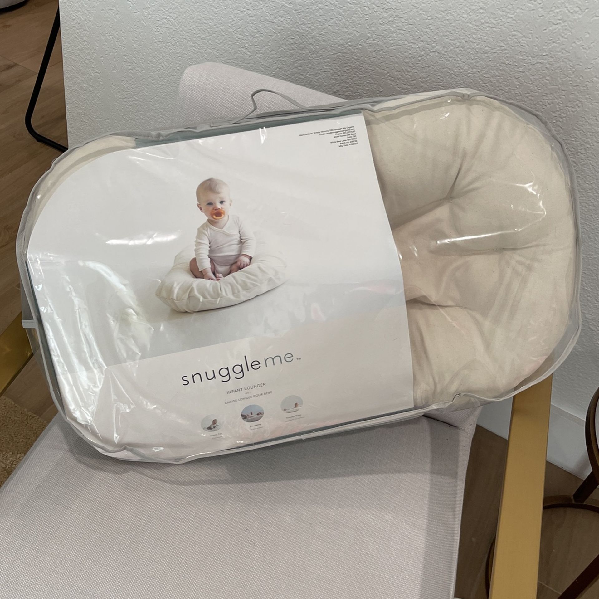 Snuggle Me Infant Lounger