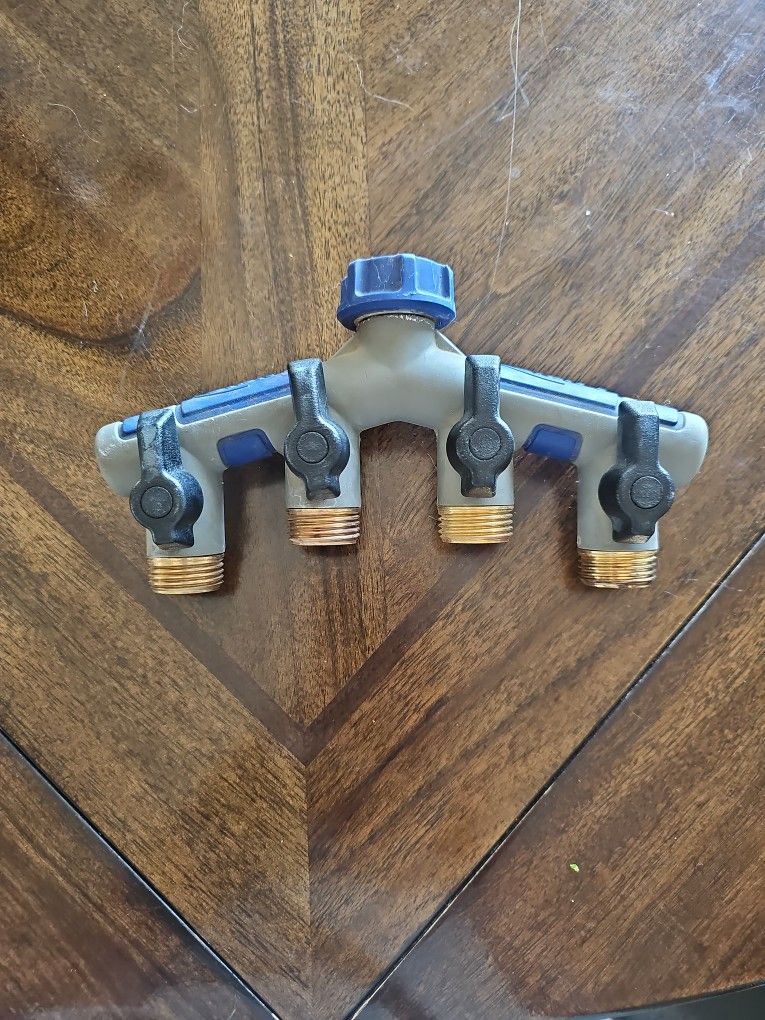 4 Way Hose Splitter