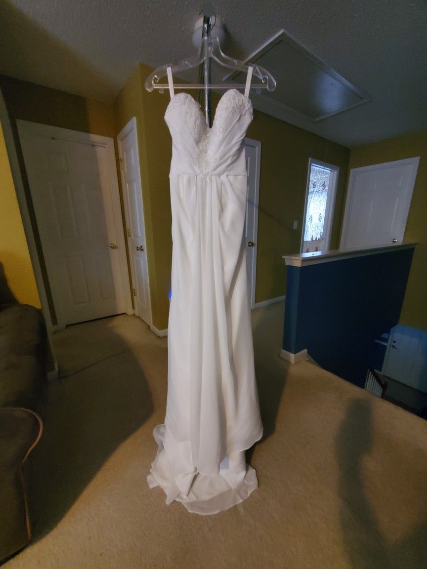 Size 6 Wedding Dress NEW $200
