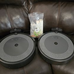 Roomba I3  x2 VACUUMS