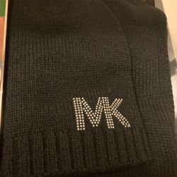 Michael Kors Hat & Scarf