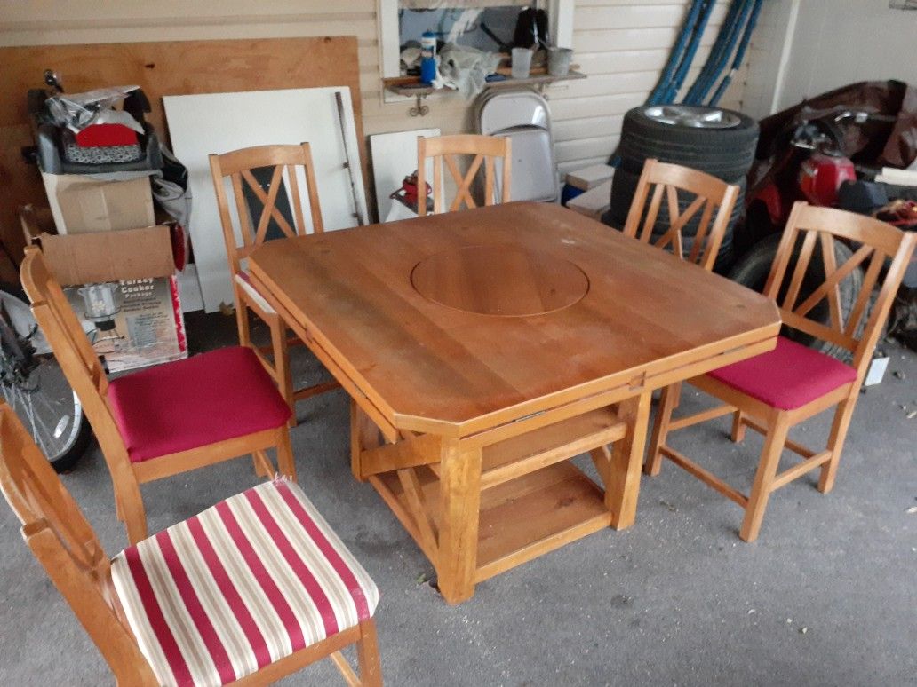 Kitchen table with lazy Susan and 6 chairs