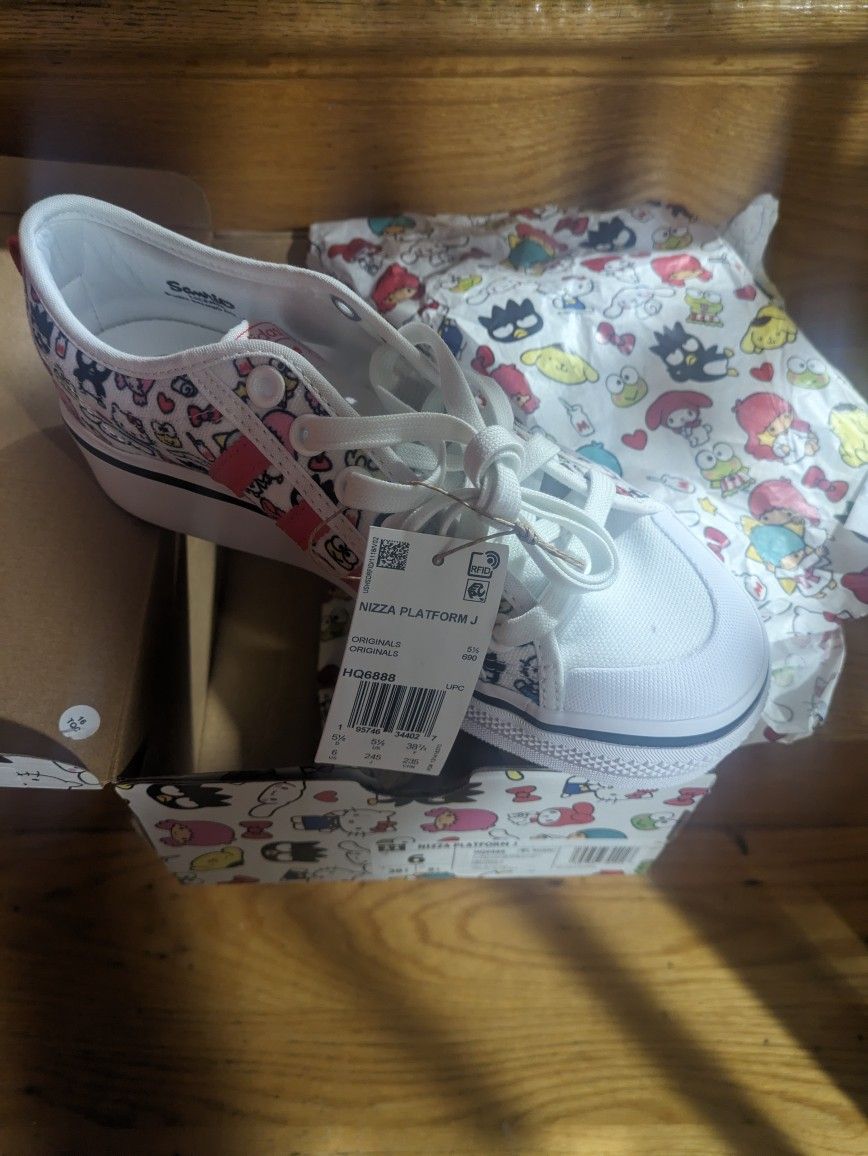 adidas x HELLO KITTY AND FRIENDS NIZZA PLATFORM Junior 6 Sneakers Multicolor