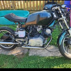 Yamaha virago 1000.