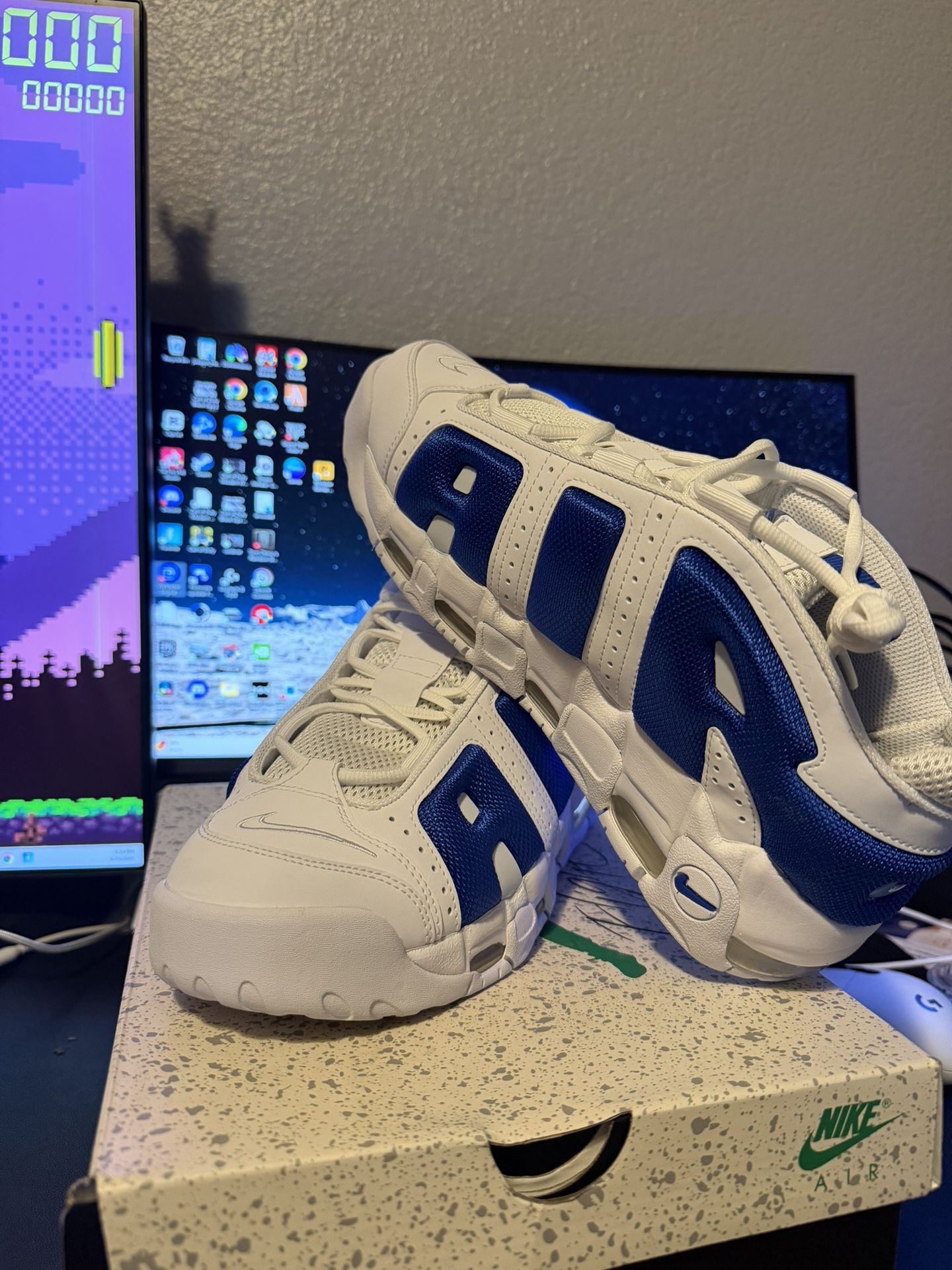 Nike Men's Air More Uptempo Low Sneaker