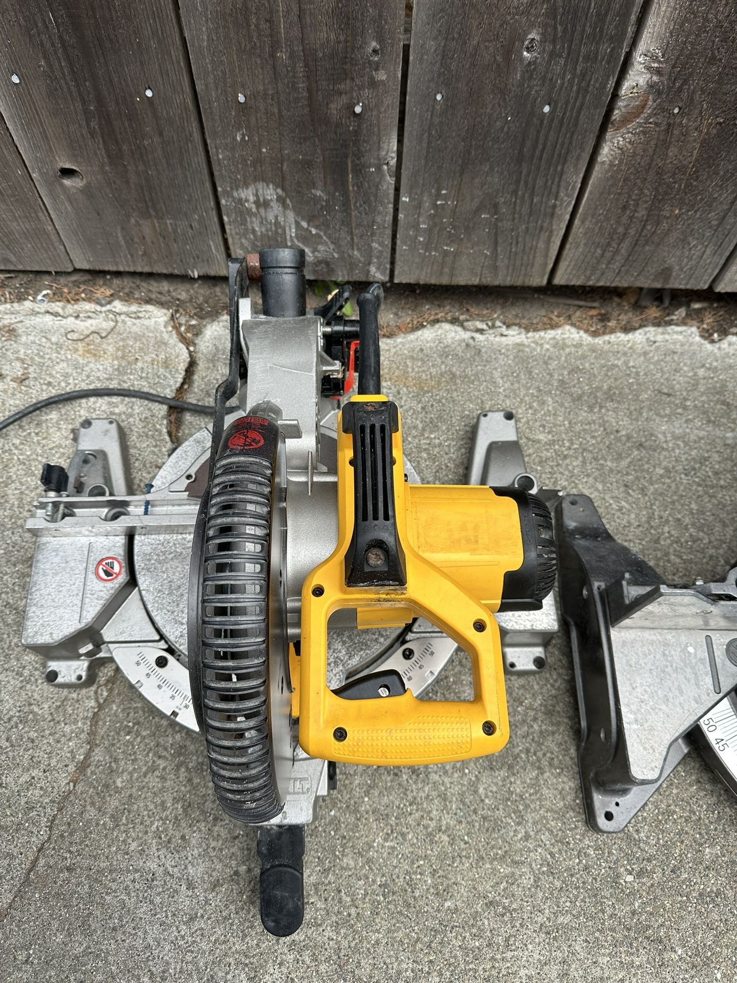 Dewalth Shopsaw 10’. /////170$$