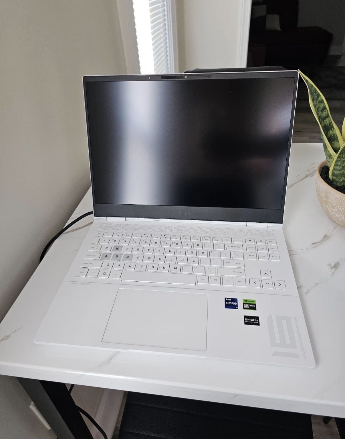 HP OMEN - Transcend 16" 240Hz Wide Quad XGA Gaming Laptop