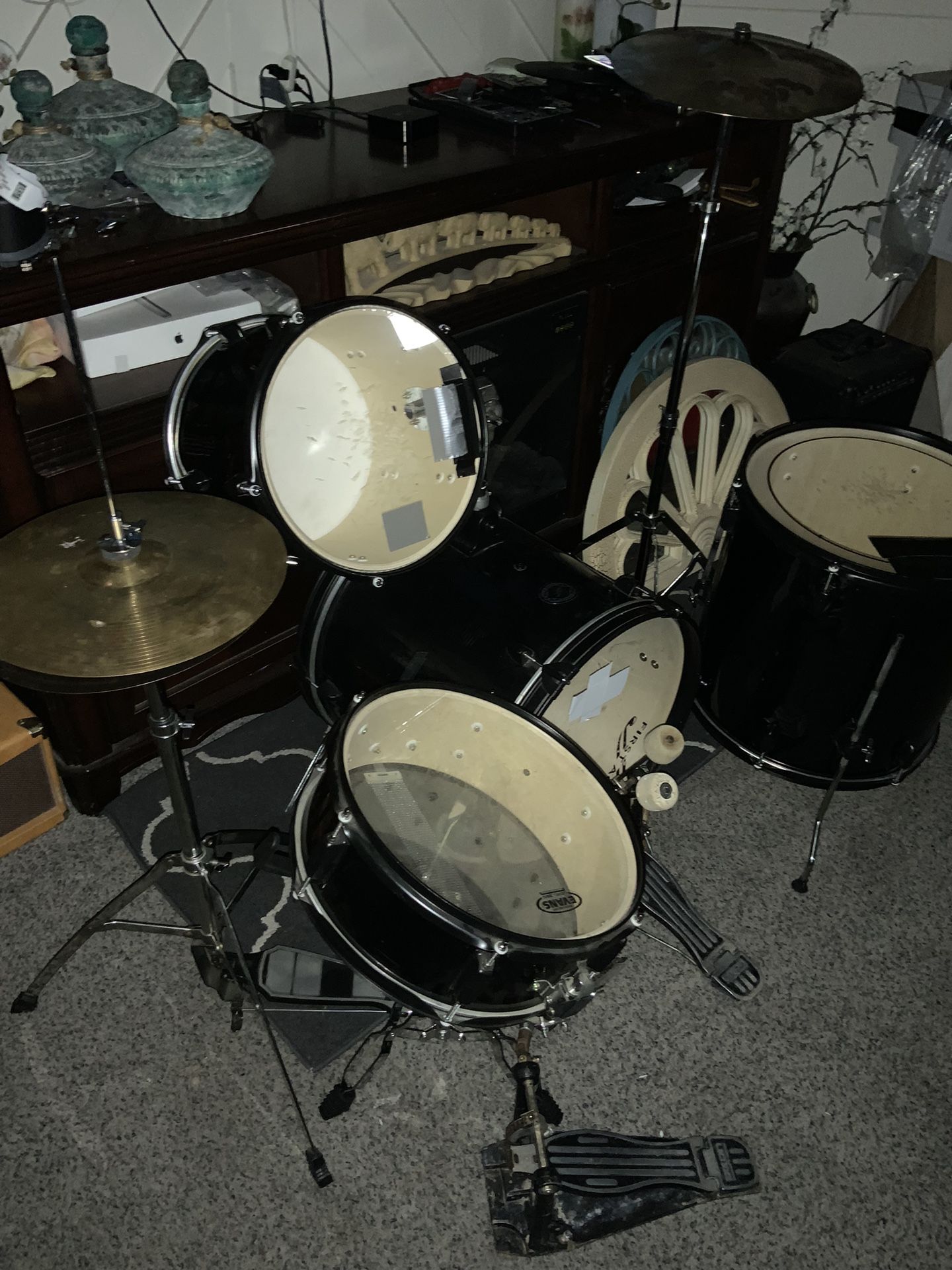 4pcs Drum Set Complete With Double Kicker Everything In Good Condition And Sound Perfect For Adult And Beginners 