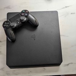 PlayStation 4 slim