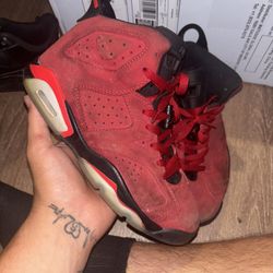 Red 6s Size 7 