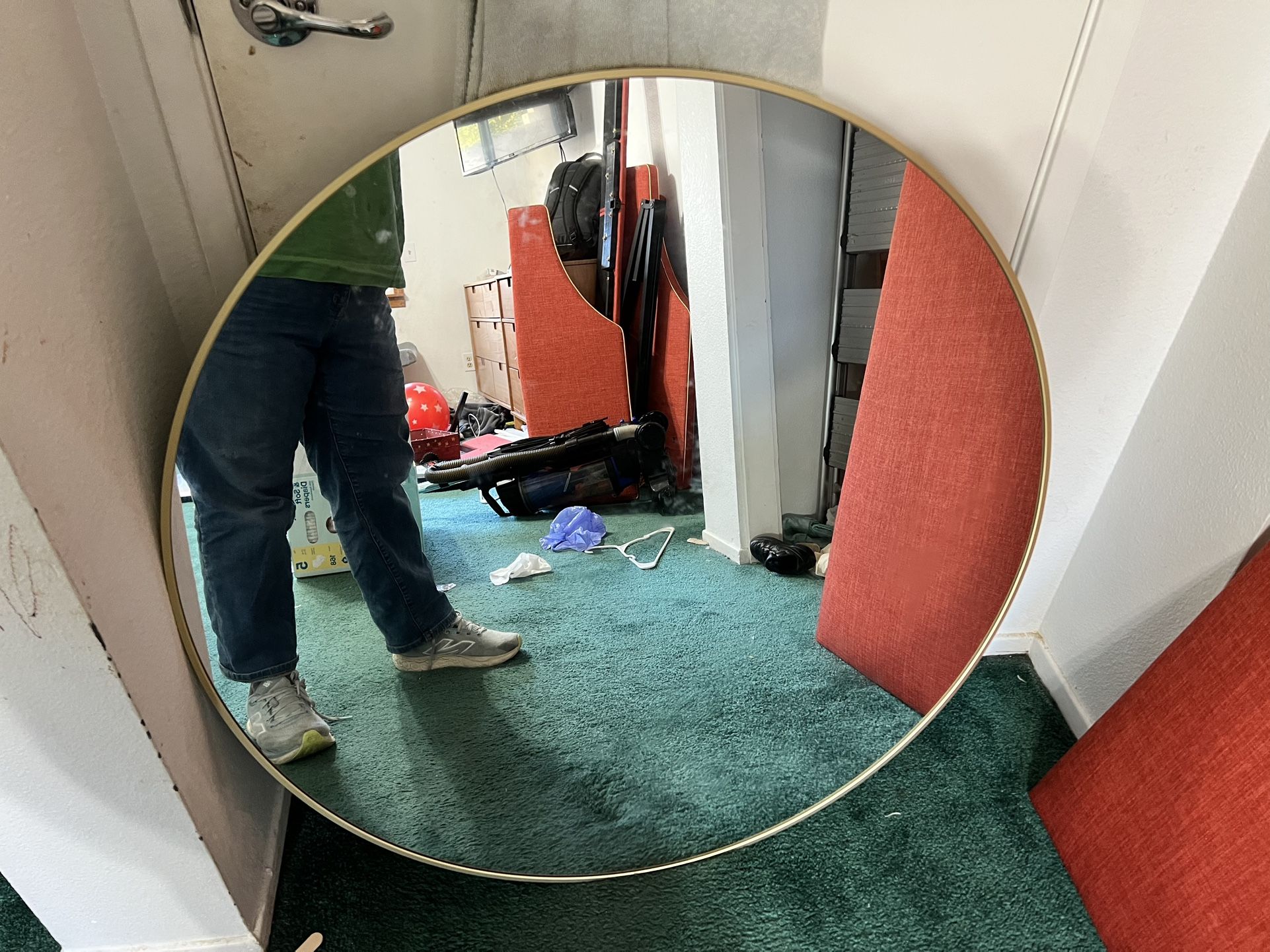 Wall mounted Round mirror with Gold Metal Frame