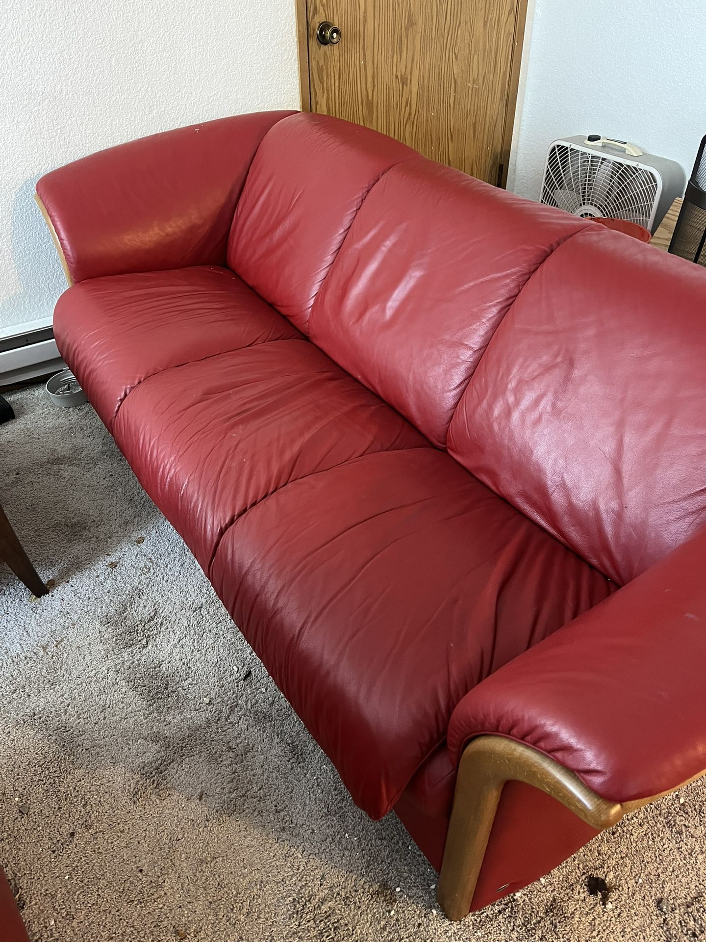 Ekorness Stressless Teak And Leather Sofa Set