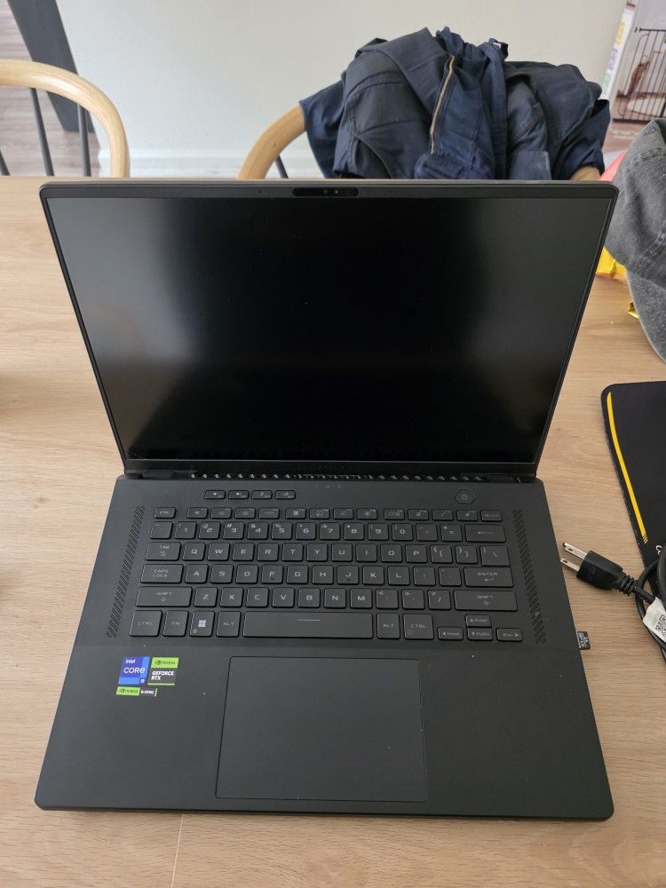 Asus ROG Zempyrus M16 RTX 4070
