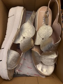 Wonders Gold Metallic Leather Platform Sandals