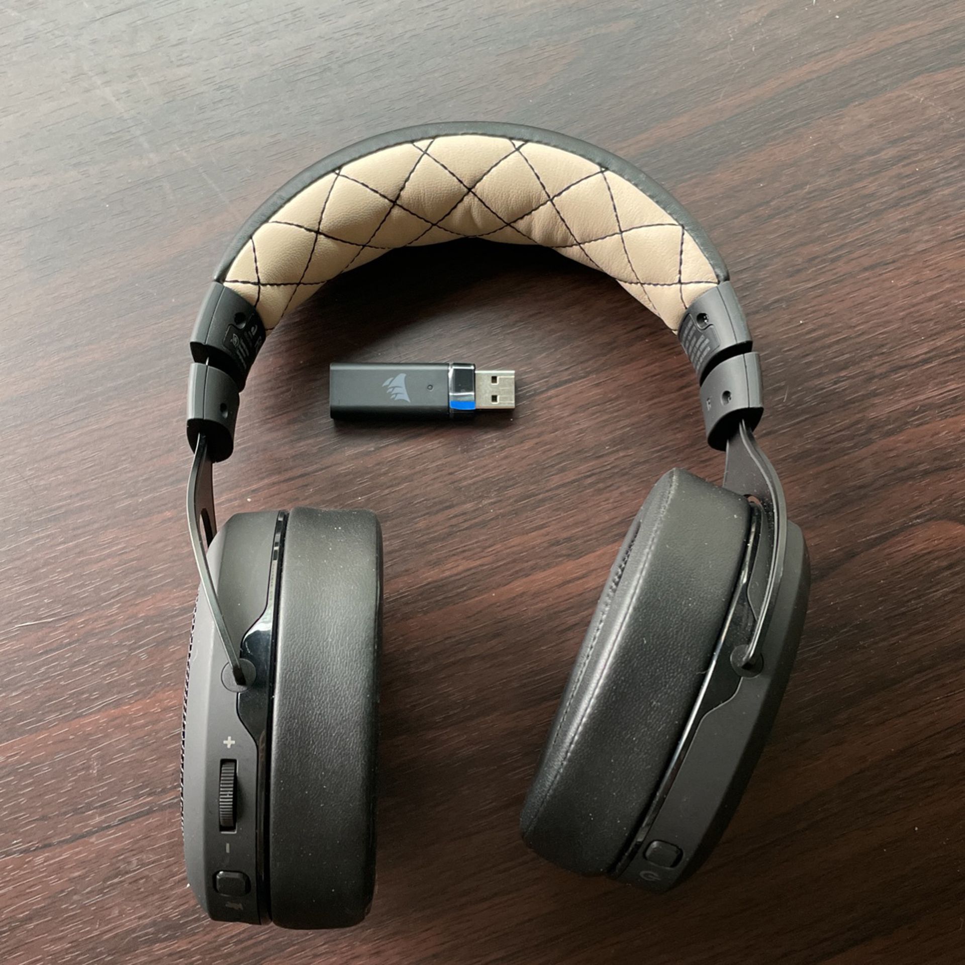 Oprecht zegevierend Verloren hart Corsair HS70 Pro Wireless Stereo Gaming Headset for Sale in Silver Spring,  MD - OfferUp