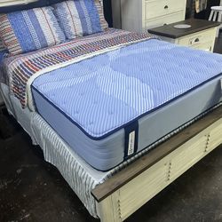 Queen Size SEALY posturpedic Mattress 