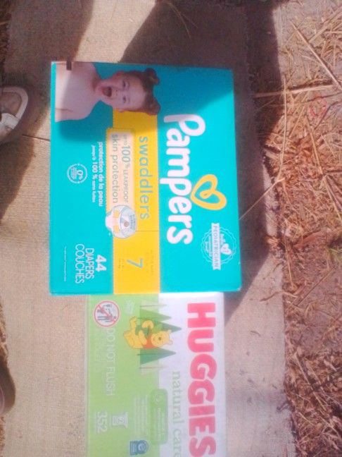 Pamper 7 & Huggie Wipes