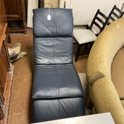 Leather Lounge Chair 