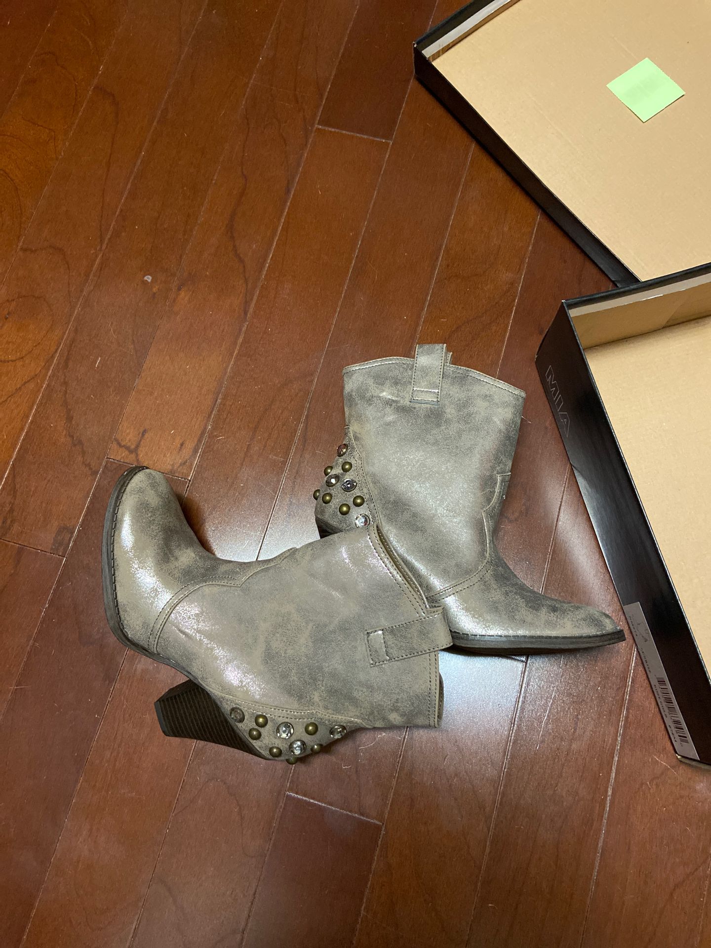 MIA new bedazzled glitzy boots size 7