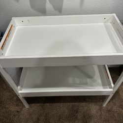 White Diaper Changing Station With Organizer