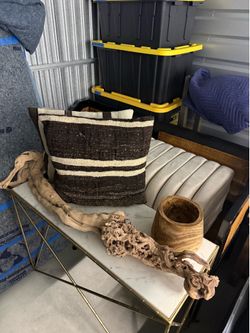Storage unit liquidation sale! Pickup any day after 5pm